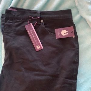 Gloria Vanderbilt black jeans new